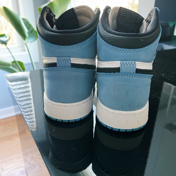 2021 - Air Jordan 1 Retro High OG 'University Blue' - Picture 4 of 6